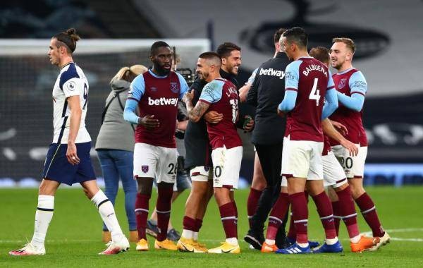 热刺后场被 热刺后场被