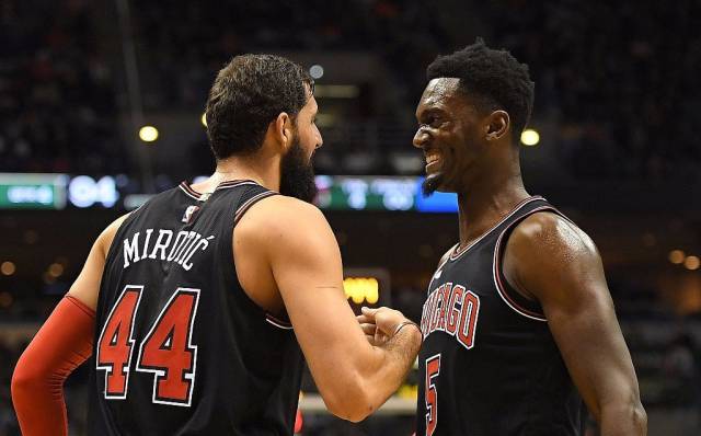 任意球的 任意球的